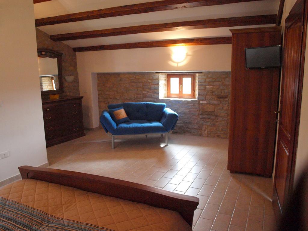 Al Merlo Olivo, Rural Istrian House บูเย ภายนอก รูปภาพ