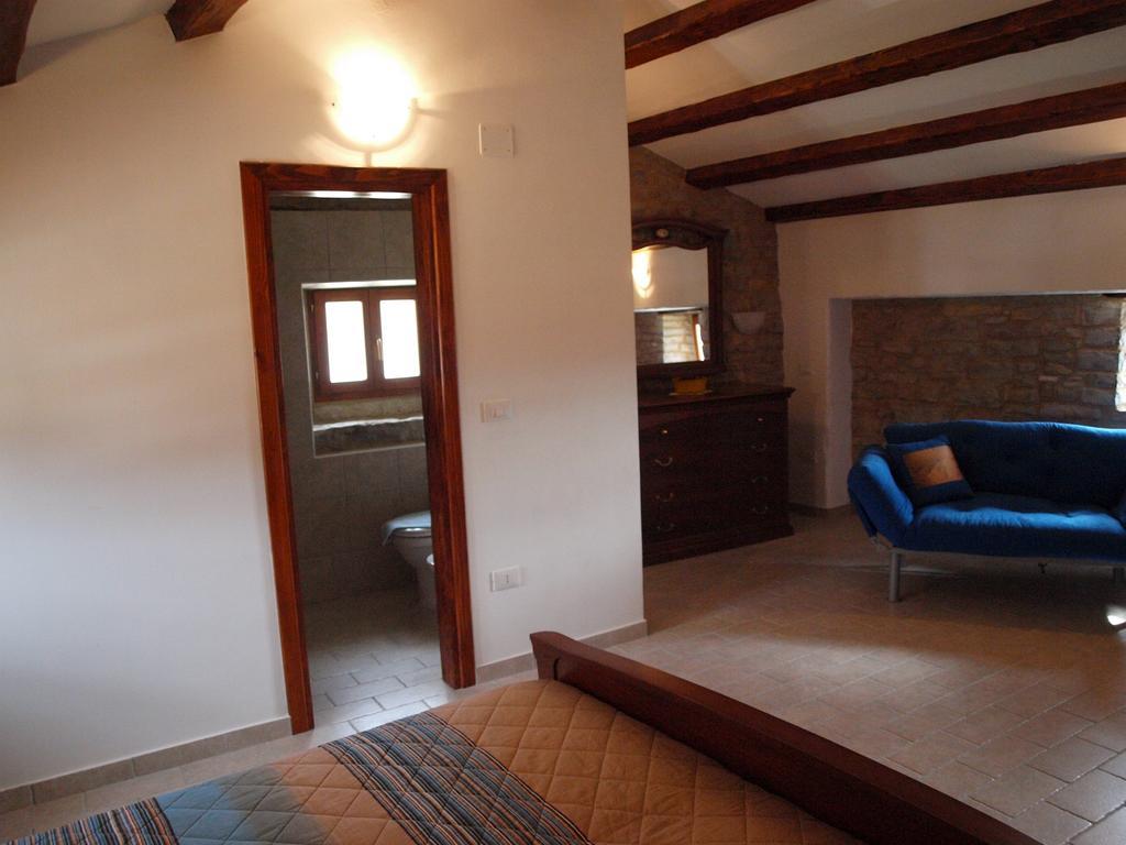Al Merlo Olivo, Rural Istrian House บูเย ภายนอก รูปภาพ