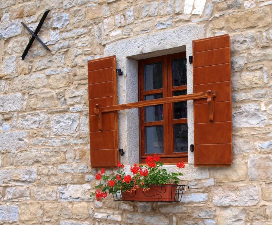 Al Merlo Olivo, Rural Istrian House บูเย ภายนอก รูปภาพ