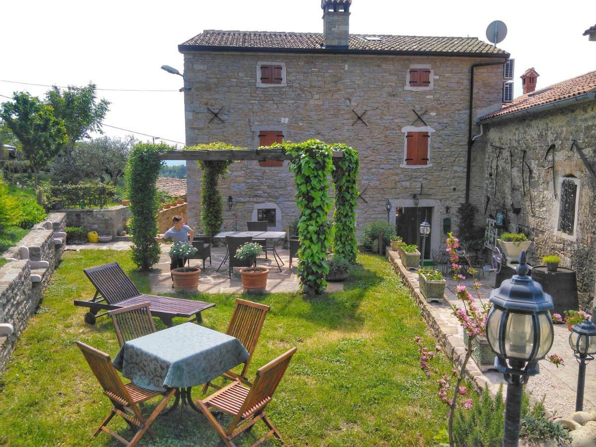Al Merlo Olivo, Rural Istrian House บูเย ภายนอก รูปภาพ